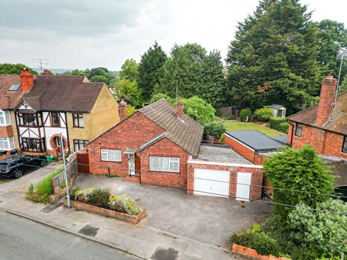 3 Bedroom Bungalow For Sale In Eastcourt Avenue, Earley, Reading, Berkshire, RG6