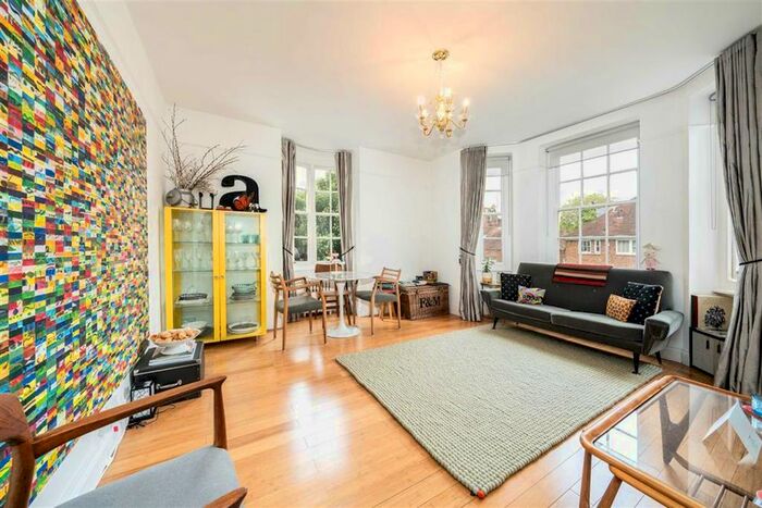 2 Bedroom Flat To Rent In Queensway, London, W2