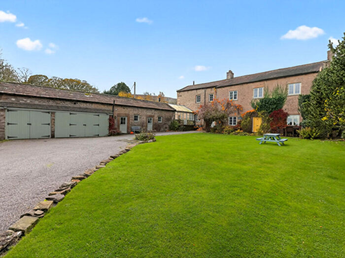 6 Bedroom Detached House For Sale In Oak Tree House Farm, West Witton, DL8