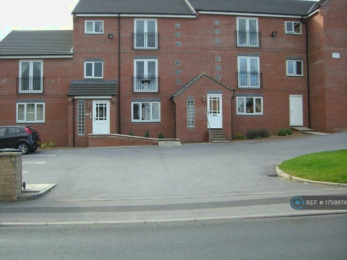 2 Bedroom Flat To Rent In Chantry Court, Morley, Leeds, LS27