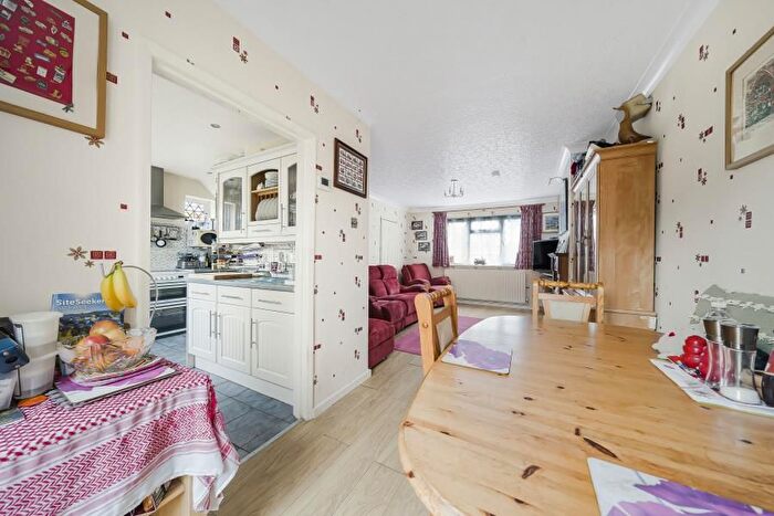 3 Bedroom Semi-Detached House To Rent In Molesey Road, Hersham, Walton-On-Thames, KT12