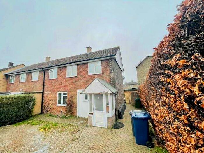3 Bedroom Semi-Detached House To Rent In Aitken Road, Barnet, EN5