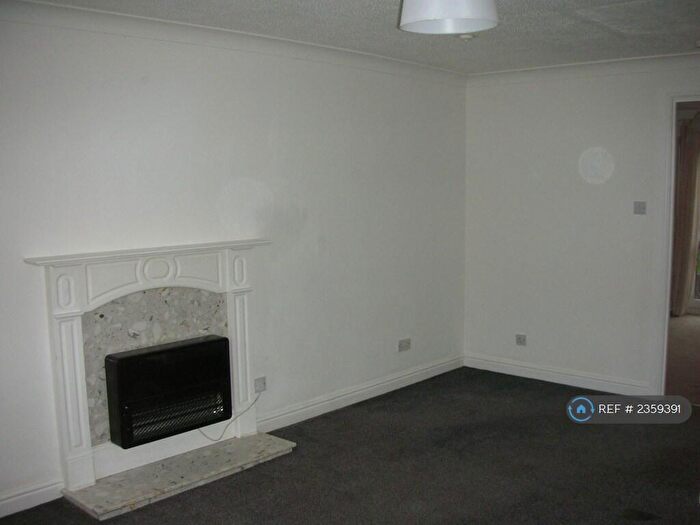 1 Bedroom Flat To Rent In Ragees Road, Kingswinford, DY6