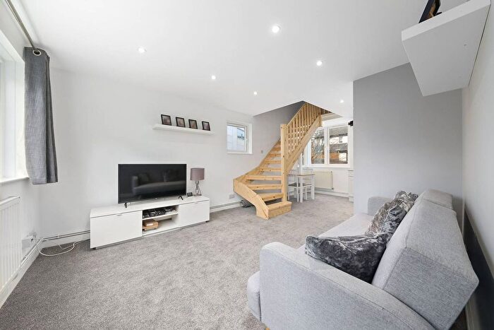 1 Bedroom Flat To Rent In East Smithfield, Tower Hill, London, E1W