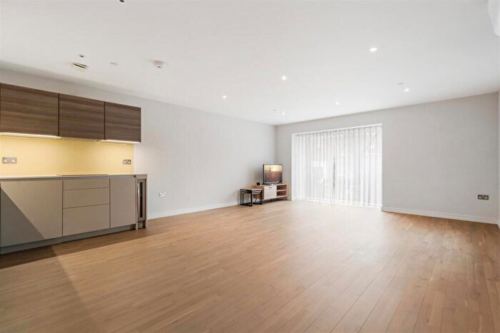 2 Bedroom Apartment To Rent In Finchley Road, Hampstead, London, NW3