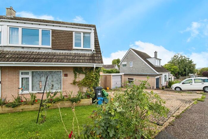 2 Bedroom Semi-Detached House For Sale In Lea Combe, Axminster, EX13