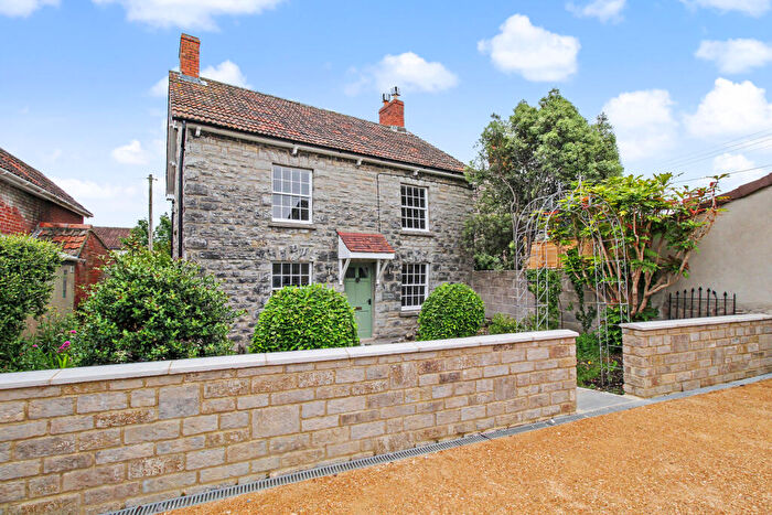 3 Bedroom Detached House For Sale In Goswell Close, Street, BA16