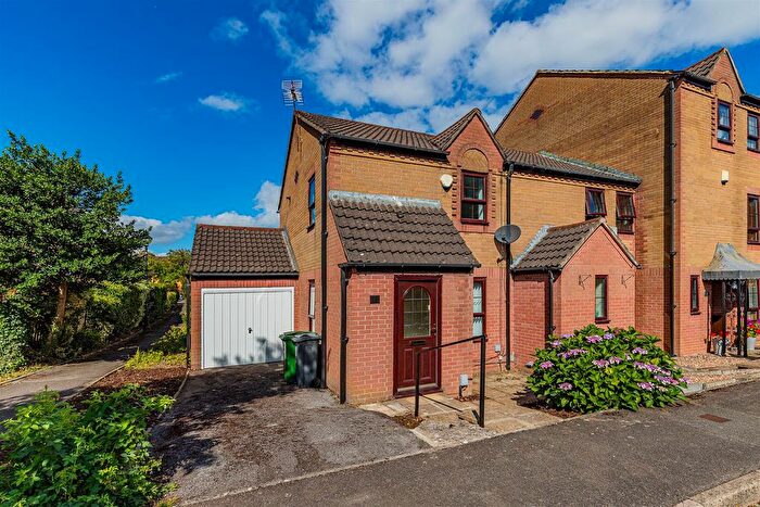 2 Bedroom End Of Terrace House For Sale In Osborne Square, Cardiff, CF11