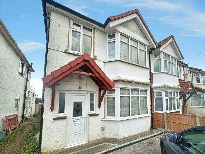 3 Bedroom Semi Detached House To Rent In Dene Avenue, Hounslow, TW3