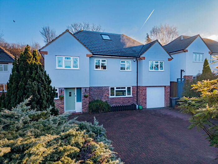 5 Bedroom Detached House For Sale In Barnet Drive, Bromley, BR2