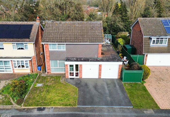 4 Bedroom Detached House For Sale In Canvey Close, Wigston, Leicester, LE18
