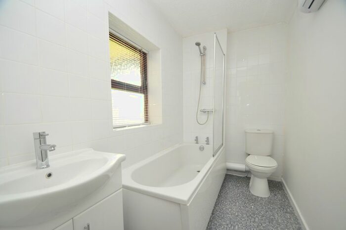 2 Bedroom Flat To Rent In St Christophers Avenue, Penkhull, ST4