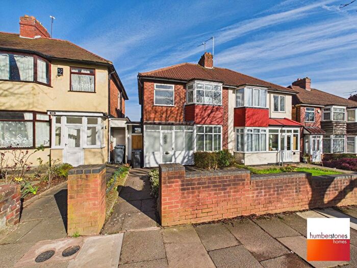 3 Bedroom Semi Detached House For Sale In Wolverhampton Road South, Quinton, B32