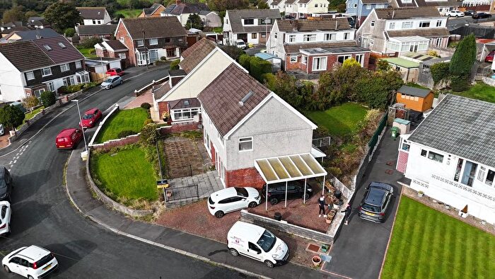 4 Bedroom Detached House For Sale In Oaklands, Llanelli, SA14