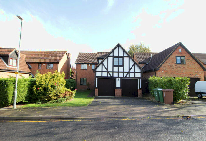5 Bedroom Detached House To Rent In Cleeve Park Gardens, Sidcup, Kent, DA14