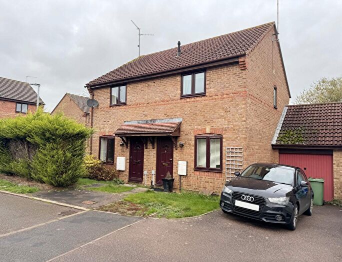 2 Bedroom Semi Detached House To Rent In Docklewell Close, Towcester, NN12