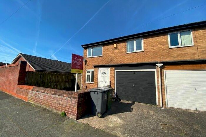3 Bedroom Semi-Detached House To Rent In Tranmere, Birkenhead, CH41