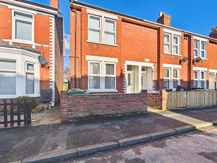 2 Bedroom End Of Terrace House For Sale In Lysons Avenue, Gloucester, Gloucestershire, GL1
