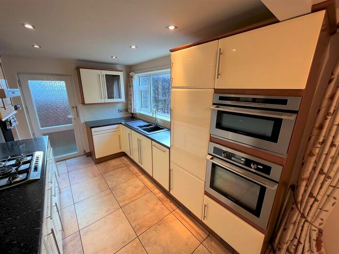 3 Bedroom Detached House For Sale In Dale Close, Baldwins Gate, Newcastle-Under-Lyme, ST5