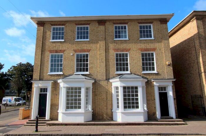 2 Bedroom Flat To Rent In Lake Street, Leighton Buzzard, LU7