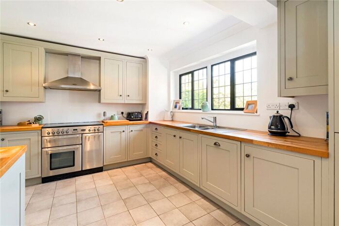 4 Bedroom Detached House For Sale In Burnham Avenue, Beaconsfield, HP9