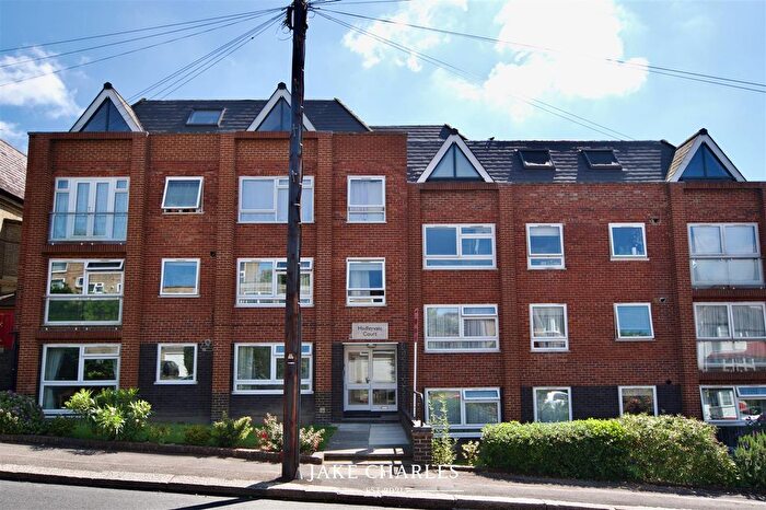 2 Bedroom Flat For Sale In Hadley Road, Barnet, EN5