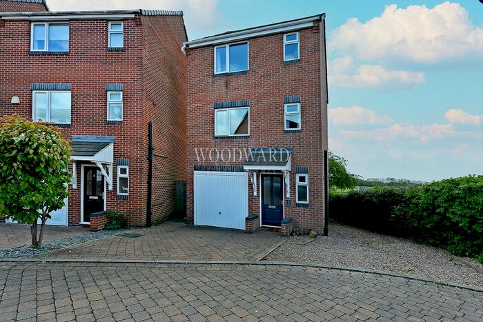 3 Bedroom Detached House For Sale In Colliers Court, Waingroves, DE5