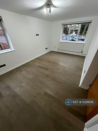 1 Bedroom Flat To Rent In New Farm Drive, Abridge, Romford, RM4