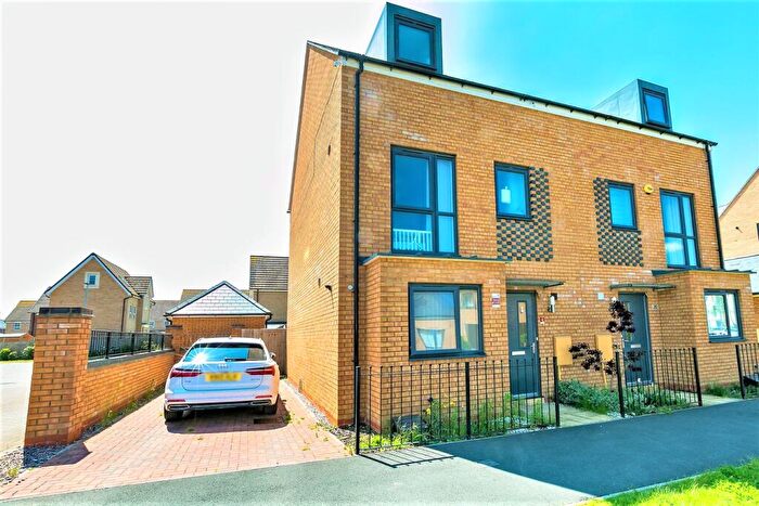 4 Bedroom Semi-Detached House To Rent In Holt Avenue, Brooklands, Milton Keynes, MK10