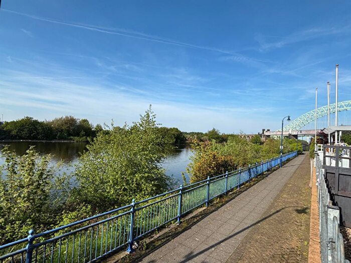 2 Bedroom Flat For Sale In Old Coach Road, Runcorn, WA7