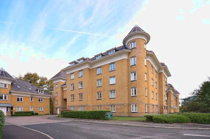 2 Bedroom Flat To Rent In Century Court, Woking, GU21