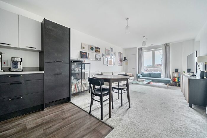 1 Bedroom Flat For Sale In Park Street, Maidenhead, SL6