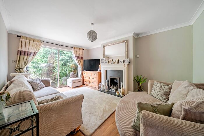 2 Bedroom Maisonette For Sale In Stafford Close, Caterham, CR3