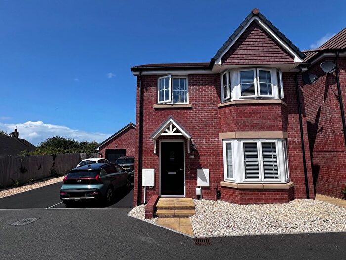 4 Bedroom Detached House For Sale In Railway Road, Rhoose, CF62