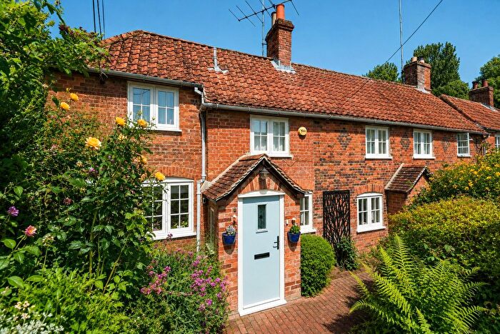 4 Bedroom End Terrace House For Sale In Lower Road, Bratton, BA13