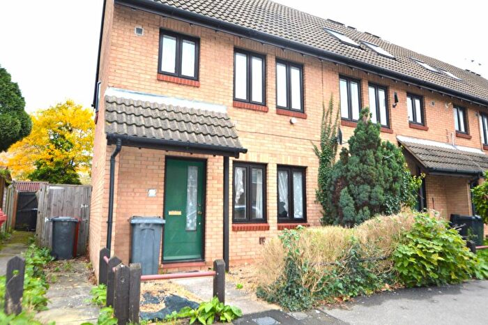 Studio To Rent In Stephenson Court, Osborne Street, Slough, Berkshire, SL1