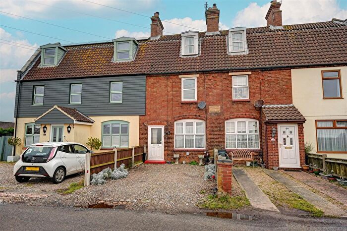 3 Bedroom Terraced House For Sale In Sidegate Road, Hopton, NR31