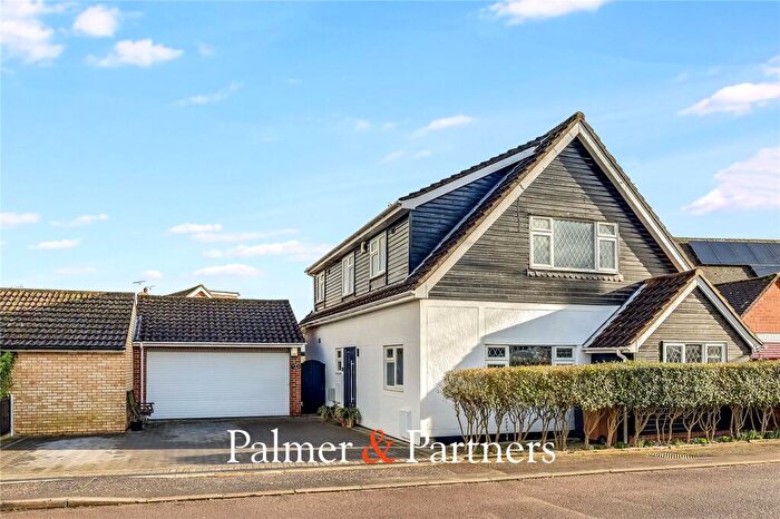 4 Bedroom Detached House For Sale In Well Lane, Galleywood, Chelmsford, Essex, CM2