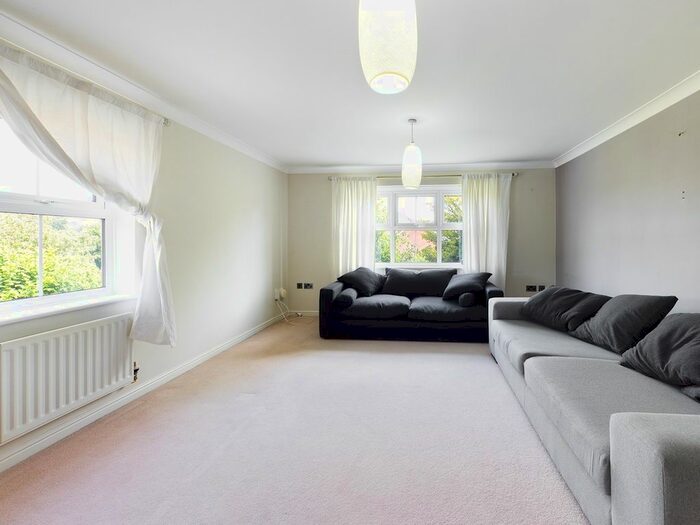 4 Bedroom Town House To Rent In Canberra Way, Beggarwood, Basingstoke, RG22