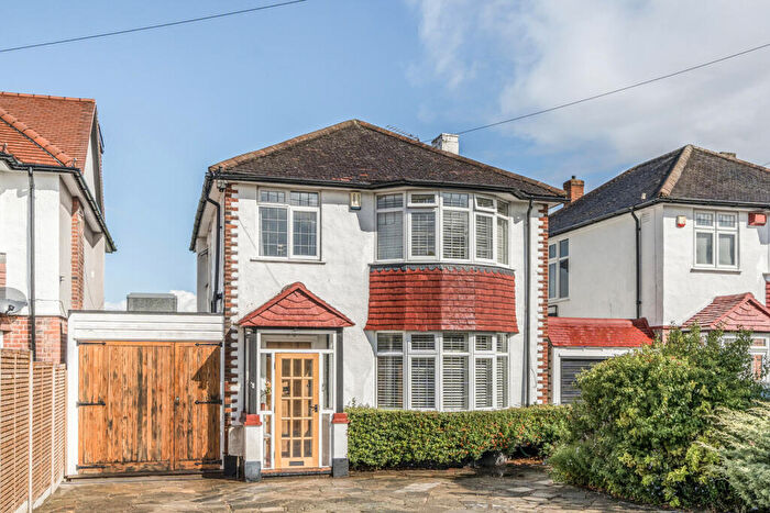 4 Bedroom Detached House For Sale In Upwood Road, Lee, SE12