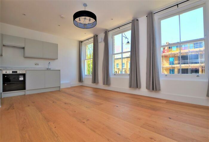 2 Bedroom Flat To Rent In Nunhead Lane Peckham, SE15