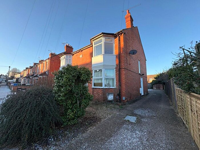 1 Bedroom Maisonette To Rent In Holly Road, Aldershot, Hampshire, GU12