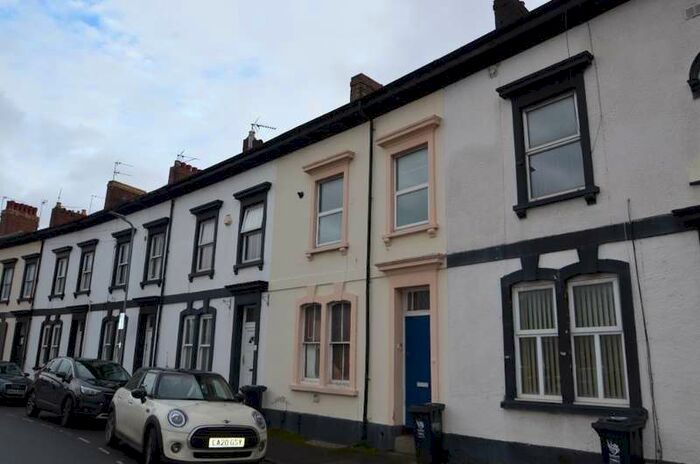 2 Bedroom Maisonette Flat To Rent In Clytha Crescent, , Newport, NP20