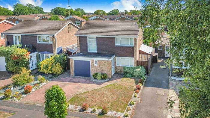 4 Bedroom Detached House For Sale In Globe Farm Lane, Blackwater, GU17