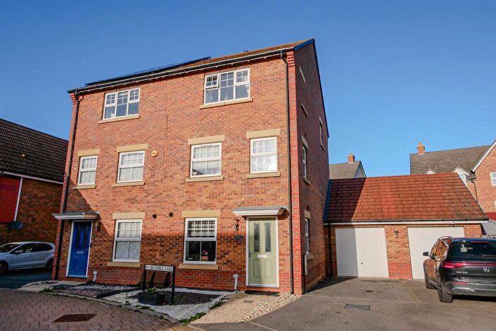 4 Bedroom Semi-Detached House To Rent In Bramble Lane, Didcot, OX11