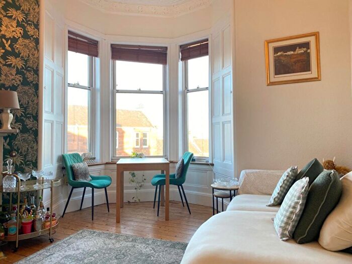 2 Bedroom Flat To Rent In Bowhill Terrace, Edinburgh, EH3
