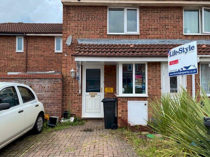 1 Bedroom Flat To Rent In Oaktree Crescent, Bristol, BS32