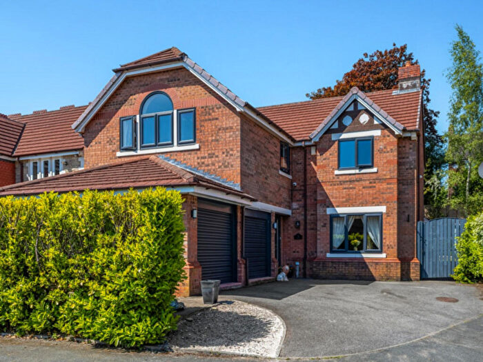 5 Bedroom Detached House For Sale In Nevern Close, Heaton, Bolton, BL1