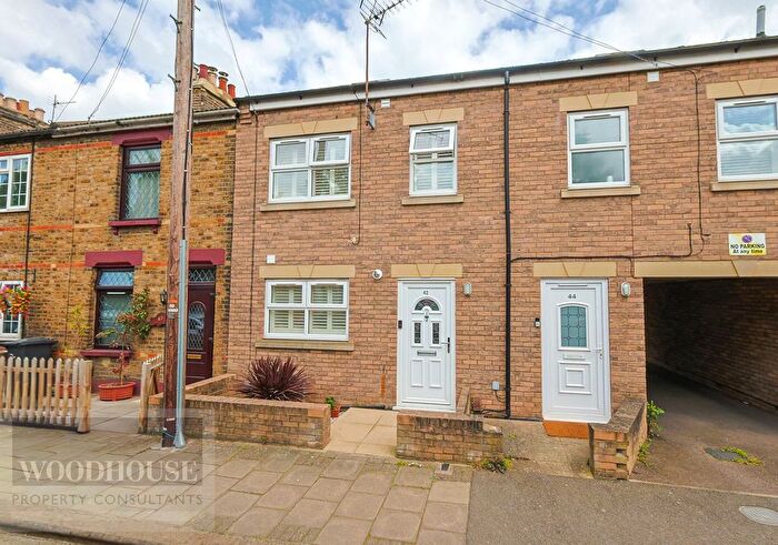 3 Bedroom Terraced House For Sale In Queens Road, Waltham Cross, EN8