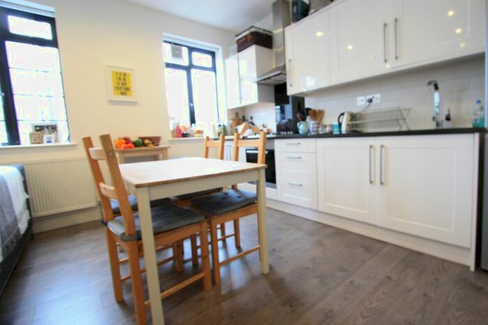 2 Bedroom Flat To Rent In Astoria Walk, London, SW9